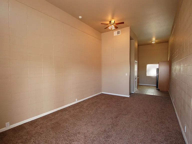Welcome to Coronado Crossing Modern Comfort in Central Lubbock — Photo 5