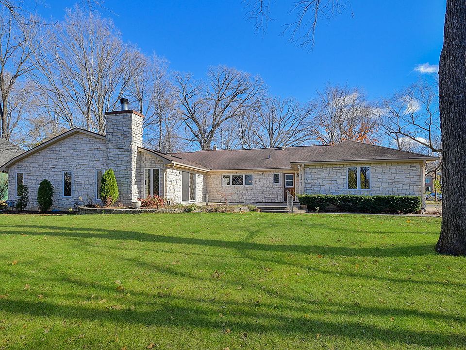2nd image of 721 Woodlawn Ave