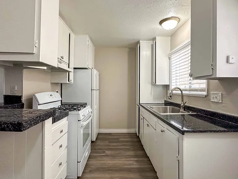 2617 Fairmount Ave #5 — Photo 4