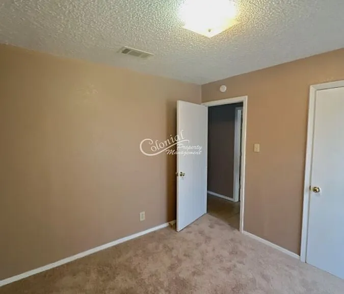 1514 Missouri Ave — Photo 9