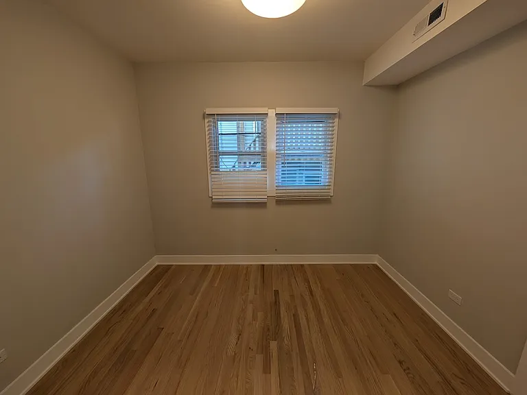 916 N Noble St #1F — Photo 10