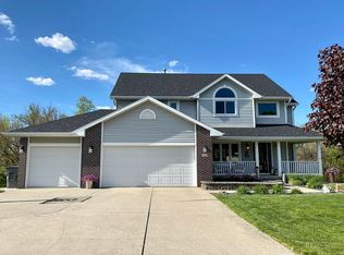 835 William Nowels Cir, Carlisle, IA 50047