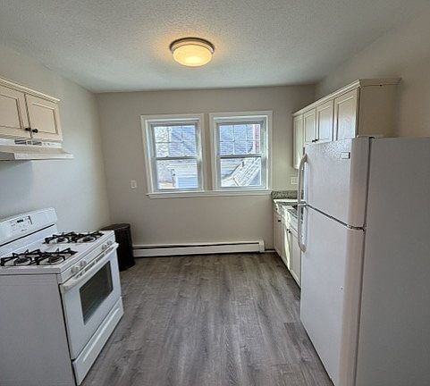4th image of 87 Webster St APT 5