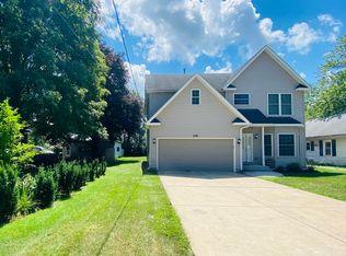 1106 McMillen Ave, Aurora, IL 60506