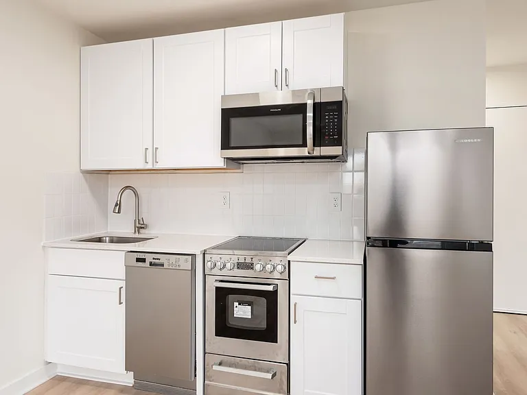 Lumarc Apartments — Photo 12