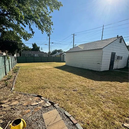 2321 W Elm Ave — Photo 17