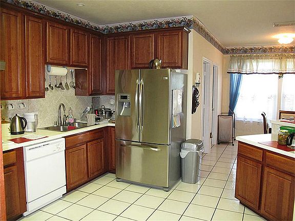 5th image of 8808 Tiffanys Ct