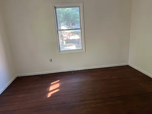 159 Ward Pl Photo 1