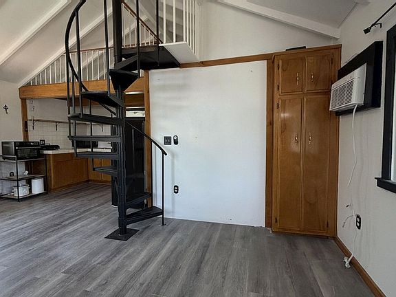 4th image of 4373 12th St APT B