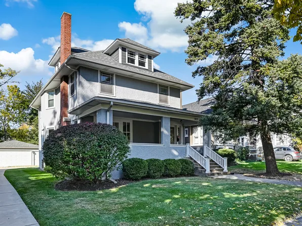 322 8th Ave, La Grange, IL 60525