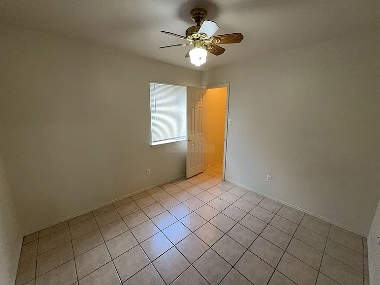 1604 Grey Fox Trl — Photo 15