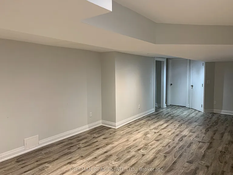 642 Gladstone Ave #LOWER LVL STUDIO — Photo 6