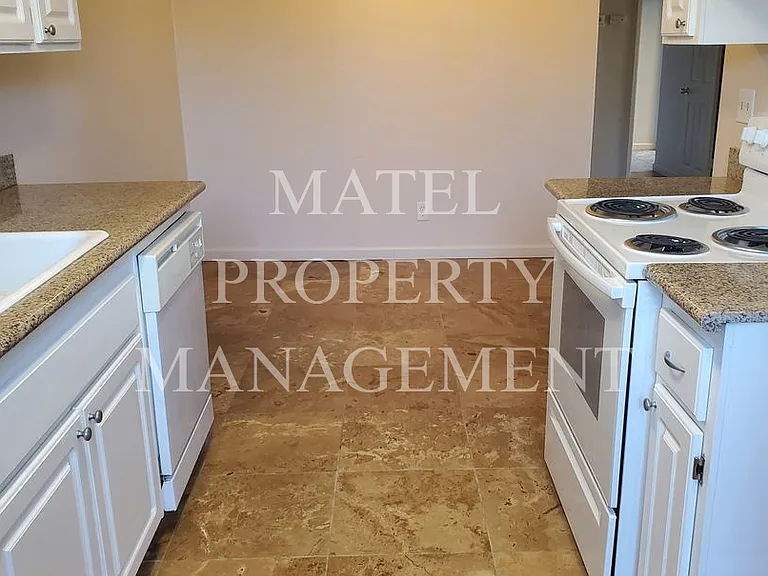 1313 Floyd Ave — Photo 7