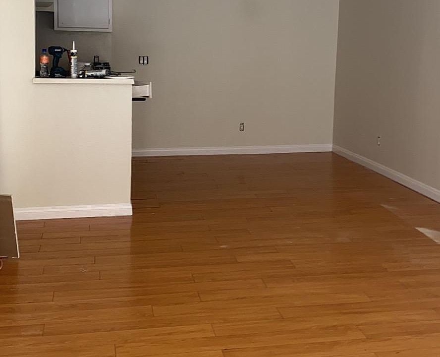 2nd image of 9429 Van Nuys Blvd #113