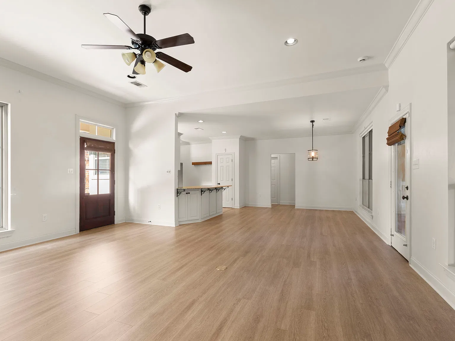 3 bed, 1709 sqft, $2,350 — Photo 4