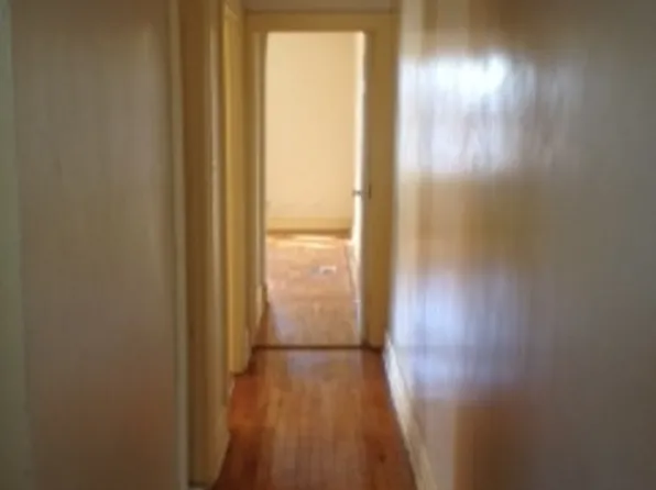 737 East 48th Street image 3 of 4