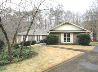 950 Oakhaven Dr, Roswell, GA 30075