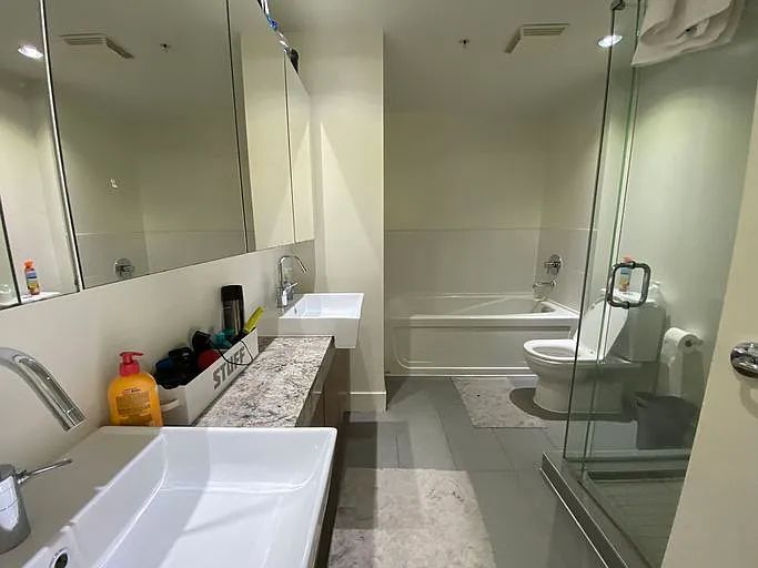 565 Smithe St #1A — Photo 10