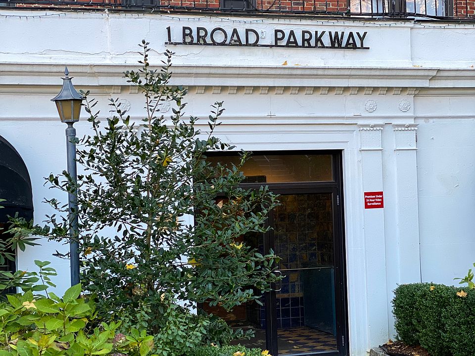 1st image of 1 Broad Pkwy #4J