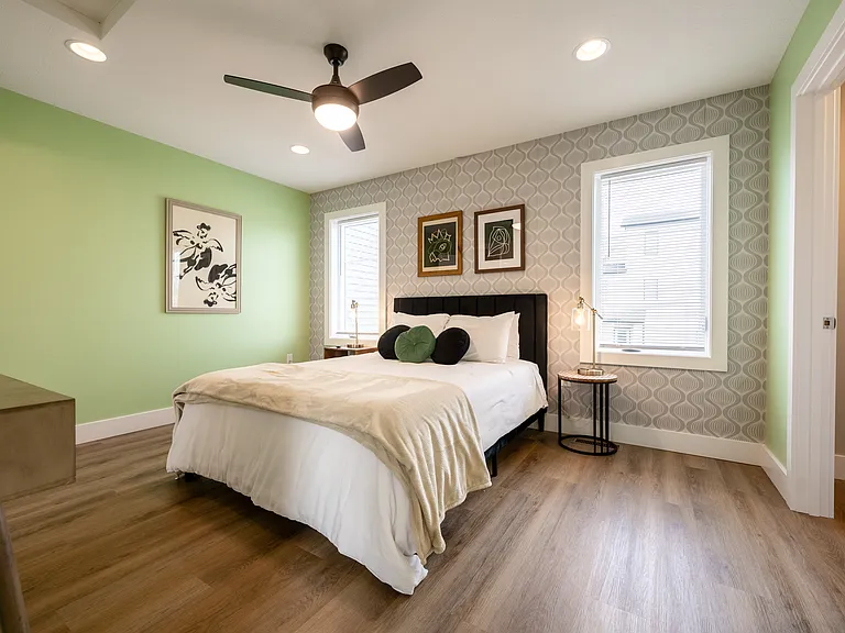 601 E Miller Dr — Photo 12
