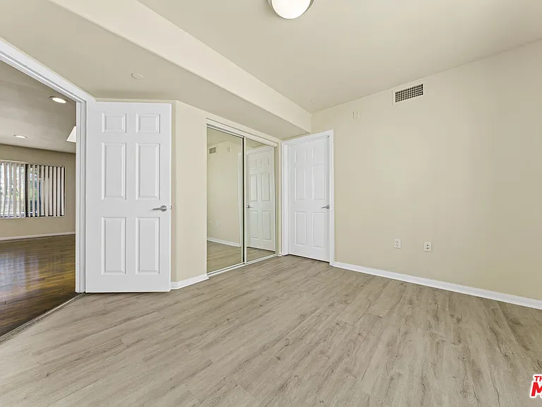 6815 Baird Ave #5 — Photo 16