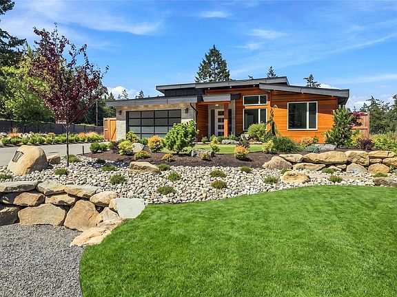 3rd image of 1017 Coral Pl