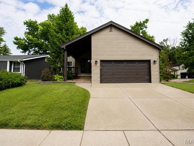 1552 Meadowside Dr, Saint Louis, MO, 63146