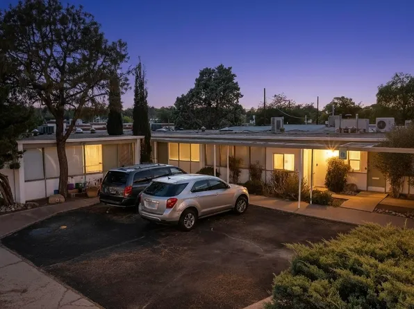 301 Graceland Dr SE, Albuquerque, NM 87108