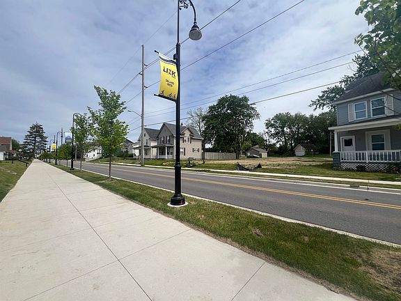 5th image of 710 S Bend Ave