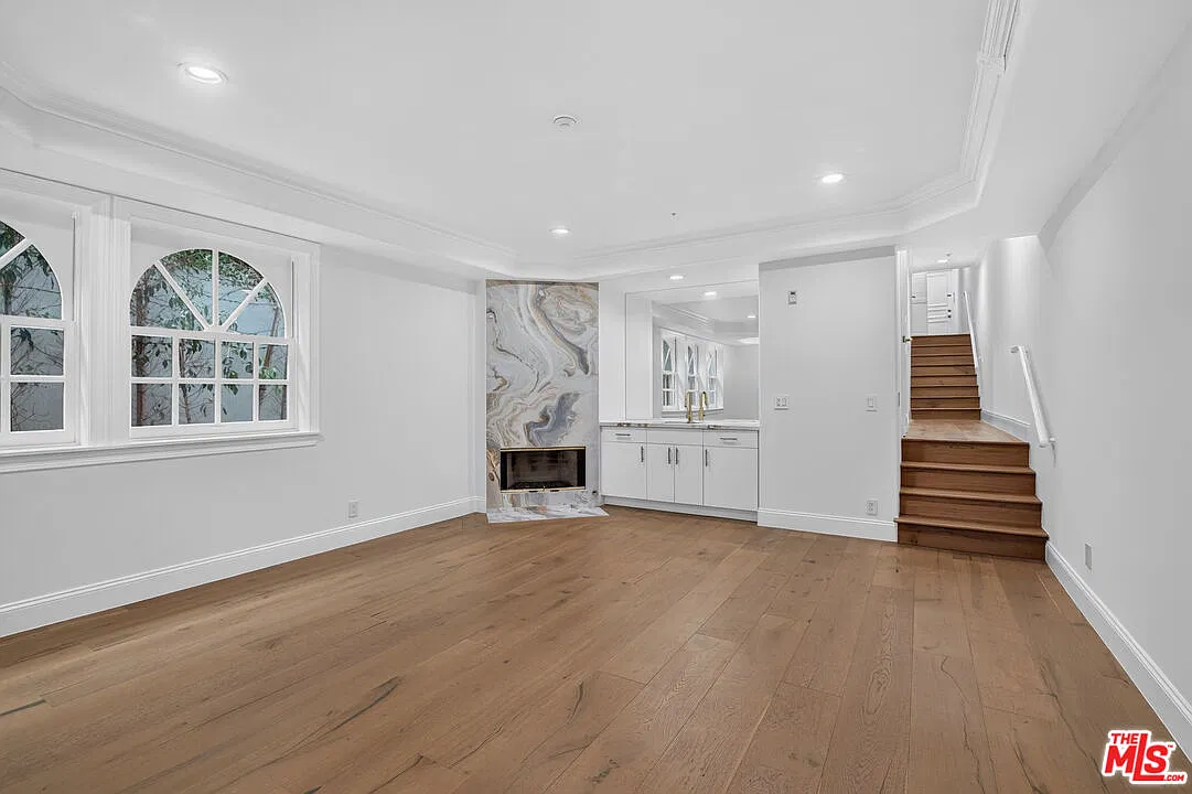 2 bed, 2.5 bath, 1700 sqft, $6,495 — Photo 3