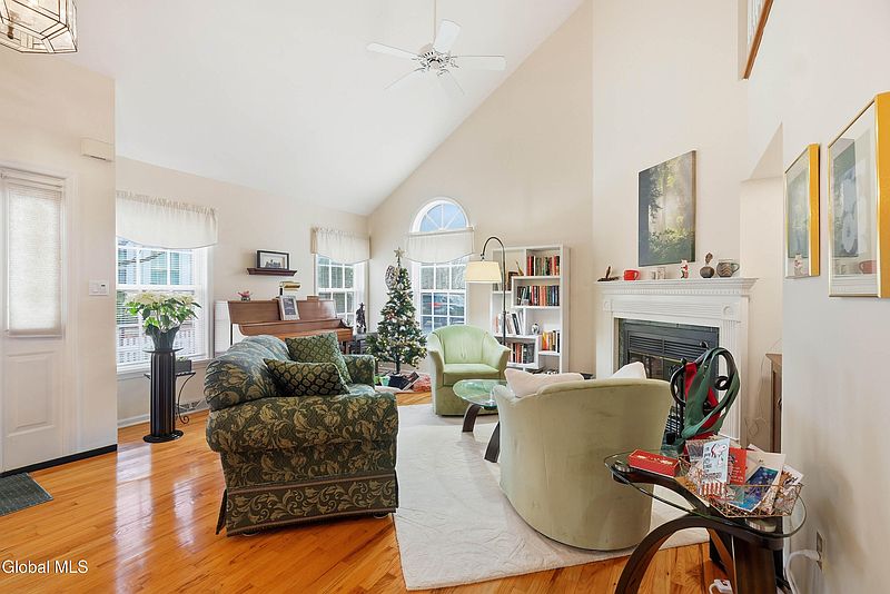 4th image of 138 Killarney Drive