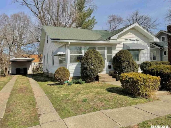 425 E 5th St, Flora, IL 62839