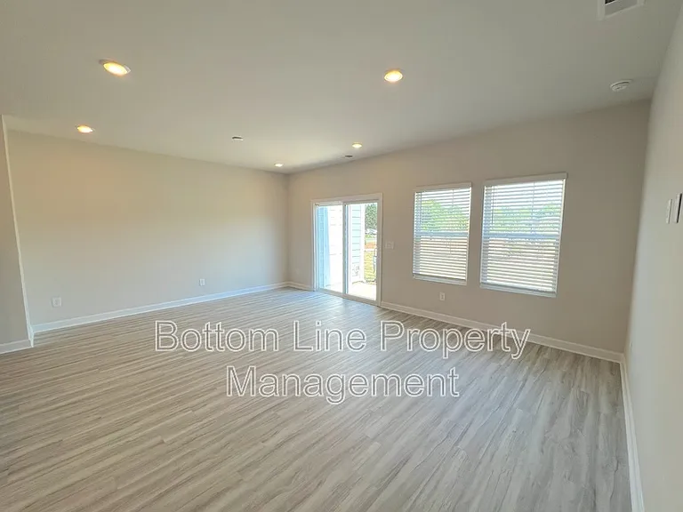 1816 Braemar Village Dr — Photo 4