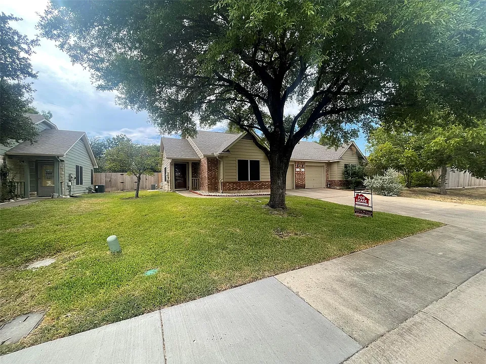 106 Prairie Springs Ln