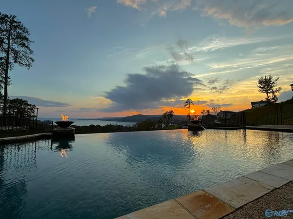 76 Creek Cir, Guntersville, AL 35976