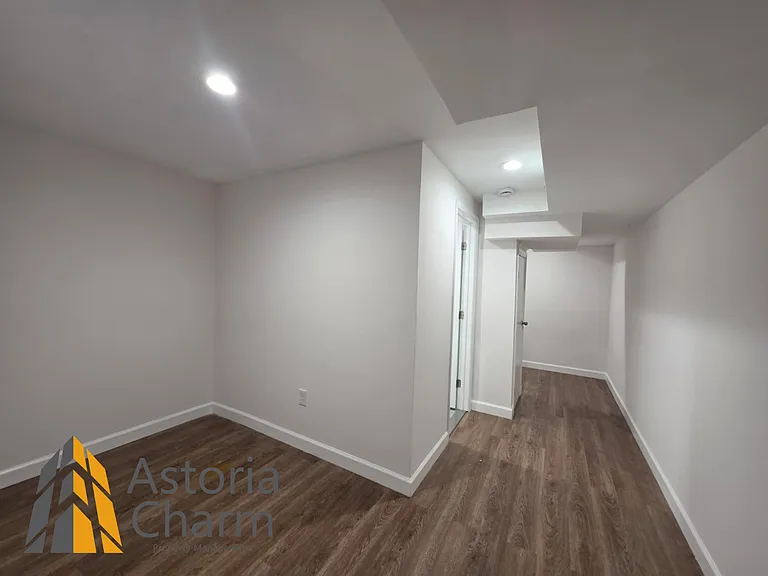 905 N Patterson Park Ave — Photo 20