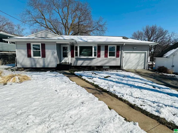 312 W 7th St, Logan, IA 51546