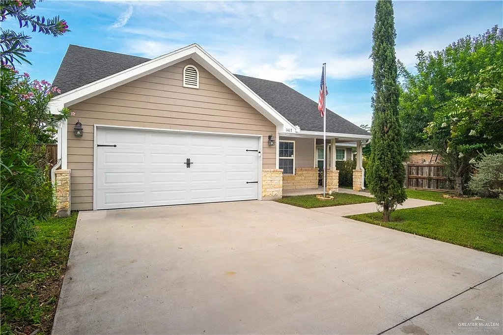 3 bed, 2.0 bath, 1599 sqft, $1,600 — Photo 1