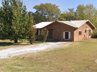 151 E 4th St, Durant, OK 74701