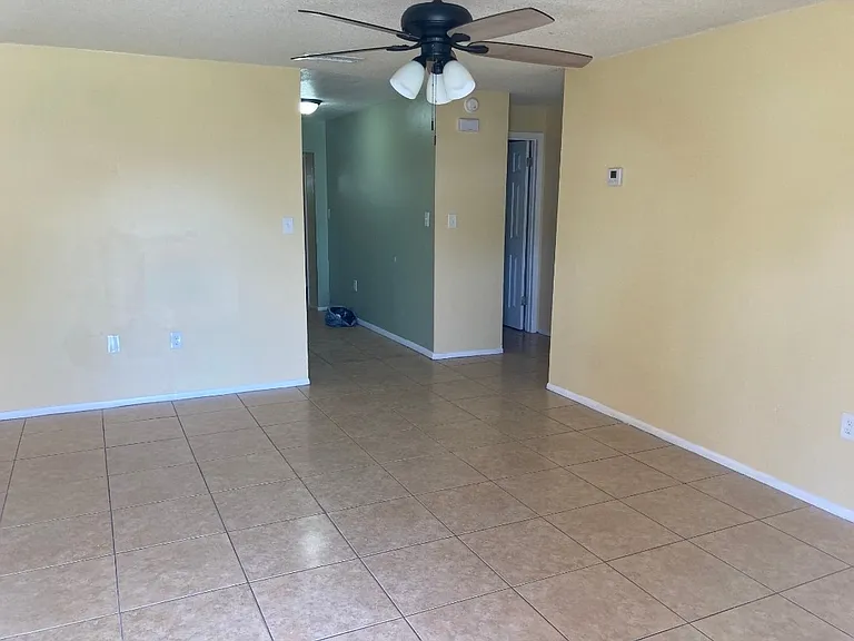 699 Hughlett Ave — Photo 5