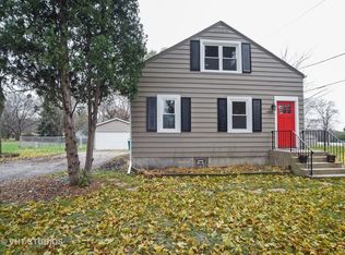 4453 Washington St, Gurnee, IL 60031