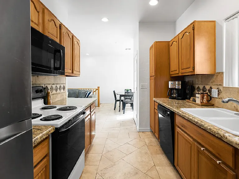 2016 S Hammond Dr #B — Photo 16