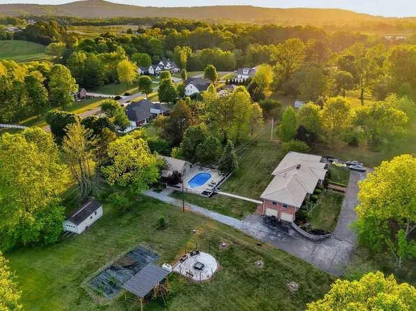 843 W Bockman Way, Sparta, TN 38583