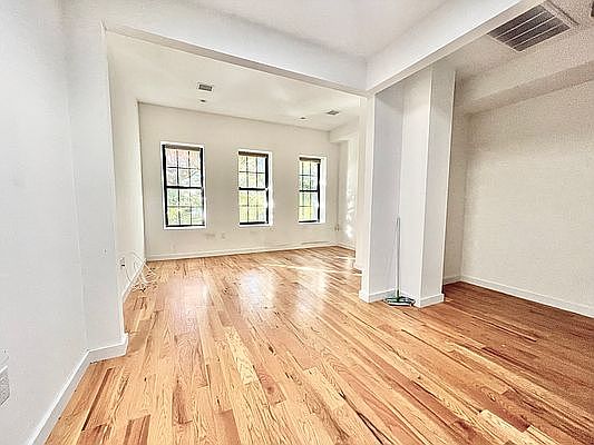 1st image of 767 Washington Ave #3