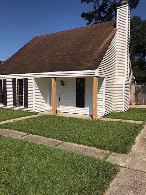 1st image of 44032 Lake Village Dr