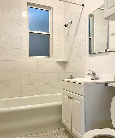 1695 Filbert St #6 — Photo 11