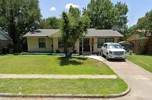 1112 E Alan Ave Photo 1