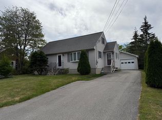 43 Robinhood Dr, Brewer, ME 04412