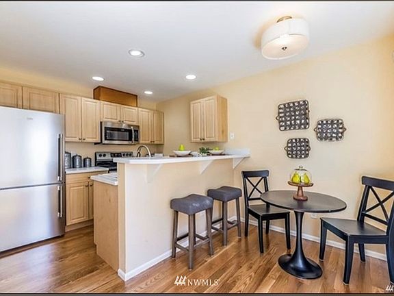 5th image of 7521 24th Ave NW Unit 98117