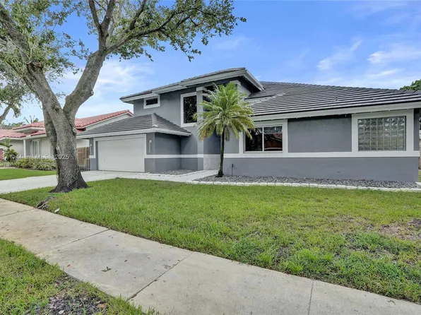 1321 SW 102nd Ave, Pembroke Pines, FL 33025